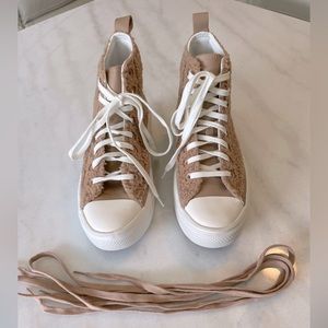 NEW Converse Chuck Taylor All Star Platform Sherpa High Tops